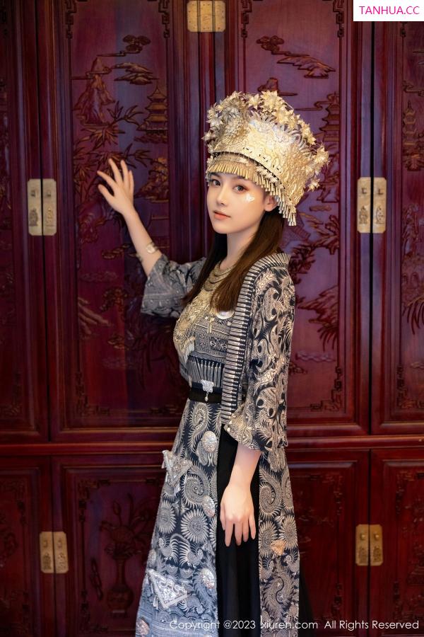 豆瓣酱  [XiuRen]高清写真图 2023.09.27 No.7448 豆瓣酱 苗族服饰第19张图片